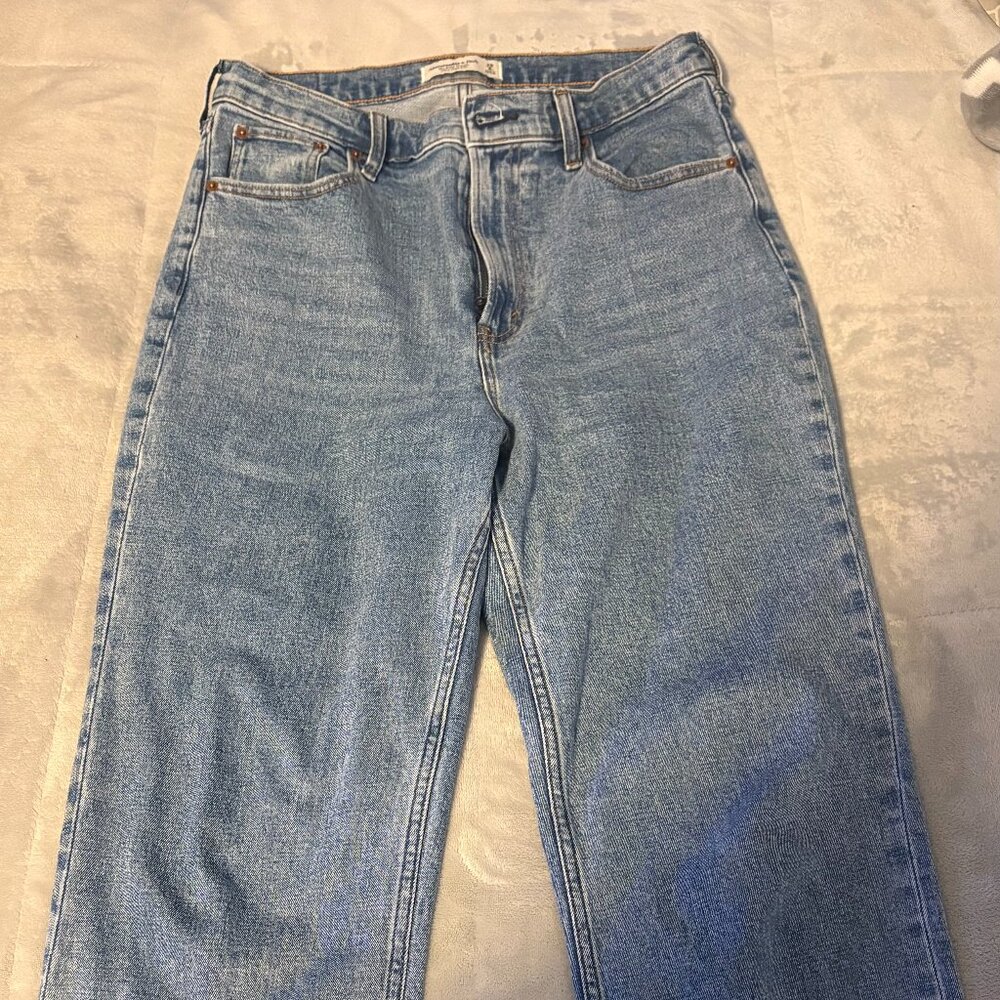 Abercrombie & Fitch Women's ankle Straight Ultra High Rise 29L